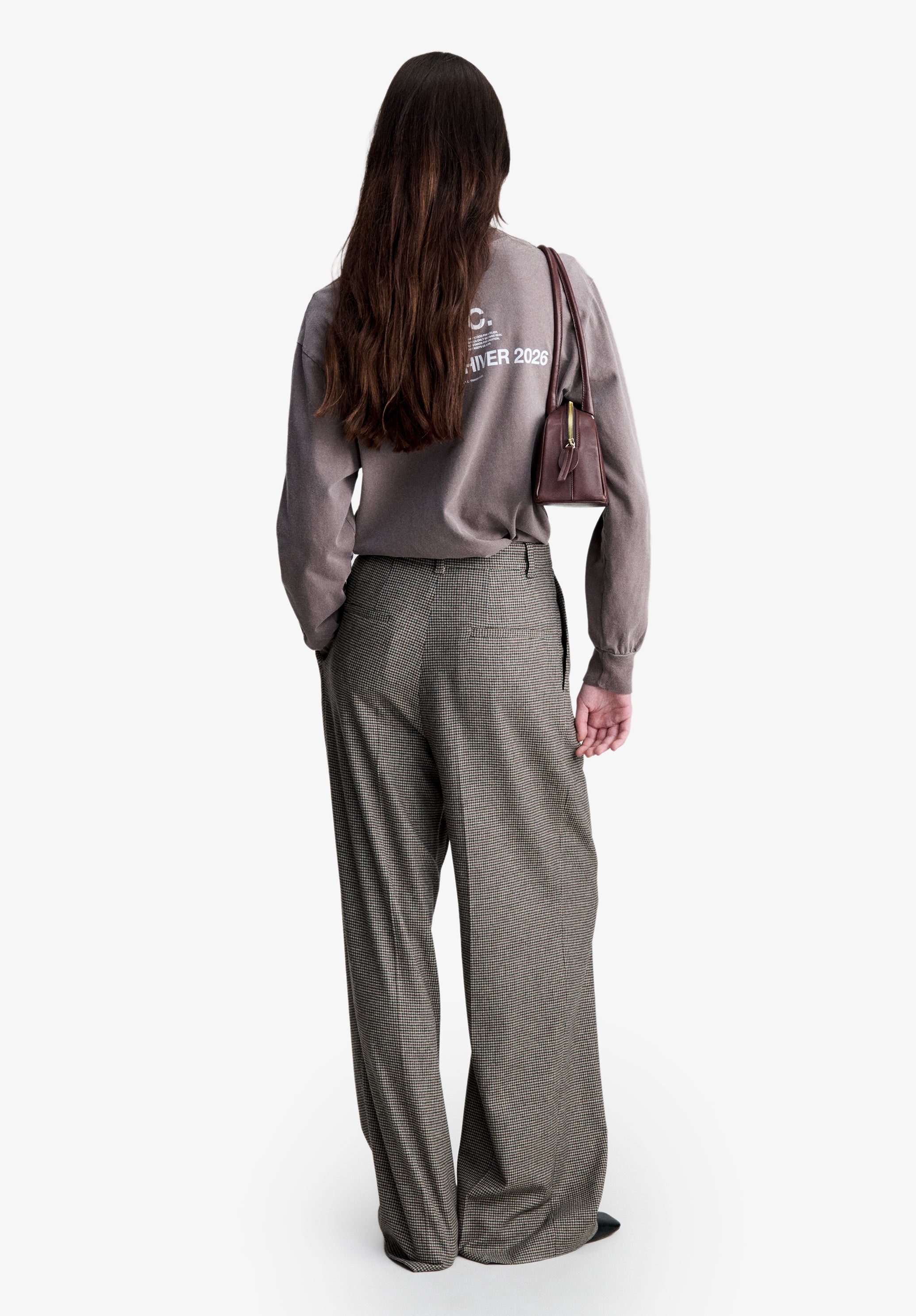 Hazelnut brown long-sleeved A.P.C. Winter 26 T-shirt - 6