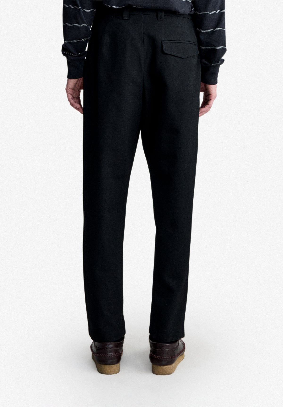 Loose-fit black cotton barrel trousers - 4