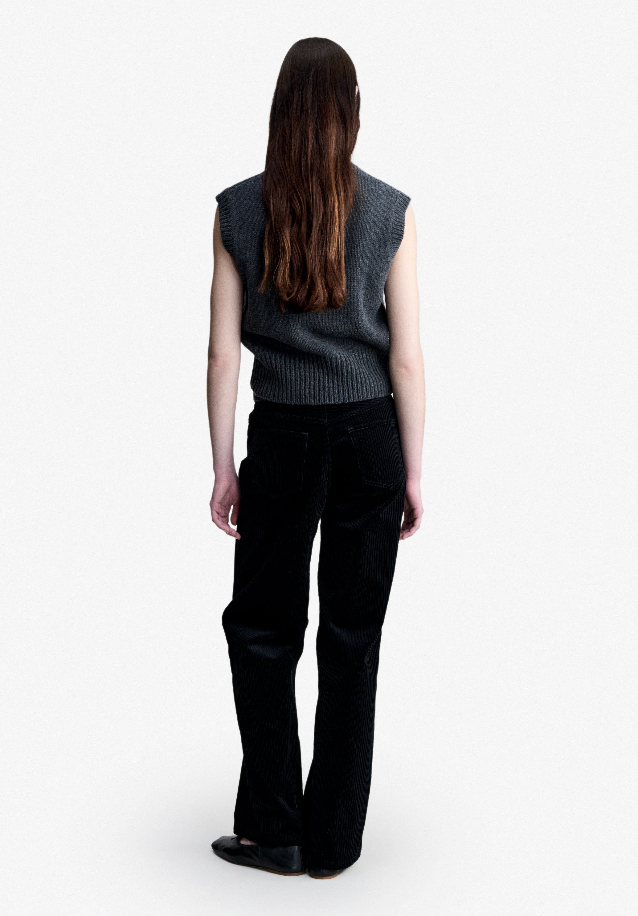 Sleeveless charcoal grey wool sweater - 2