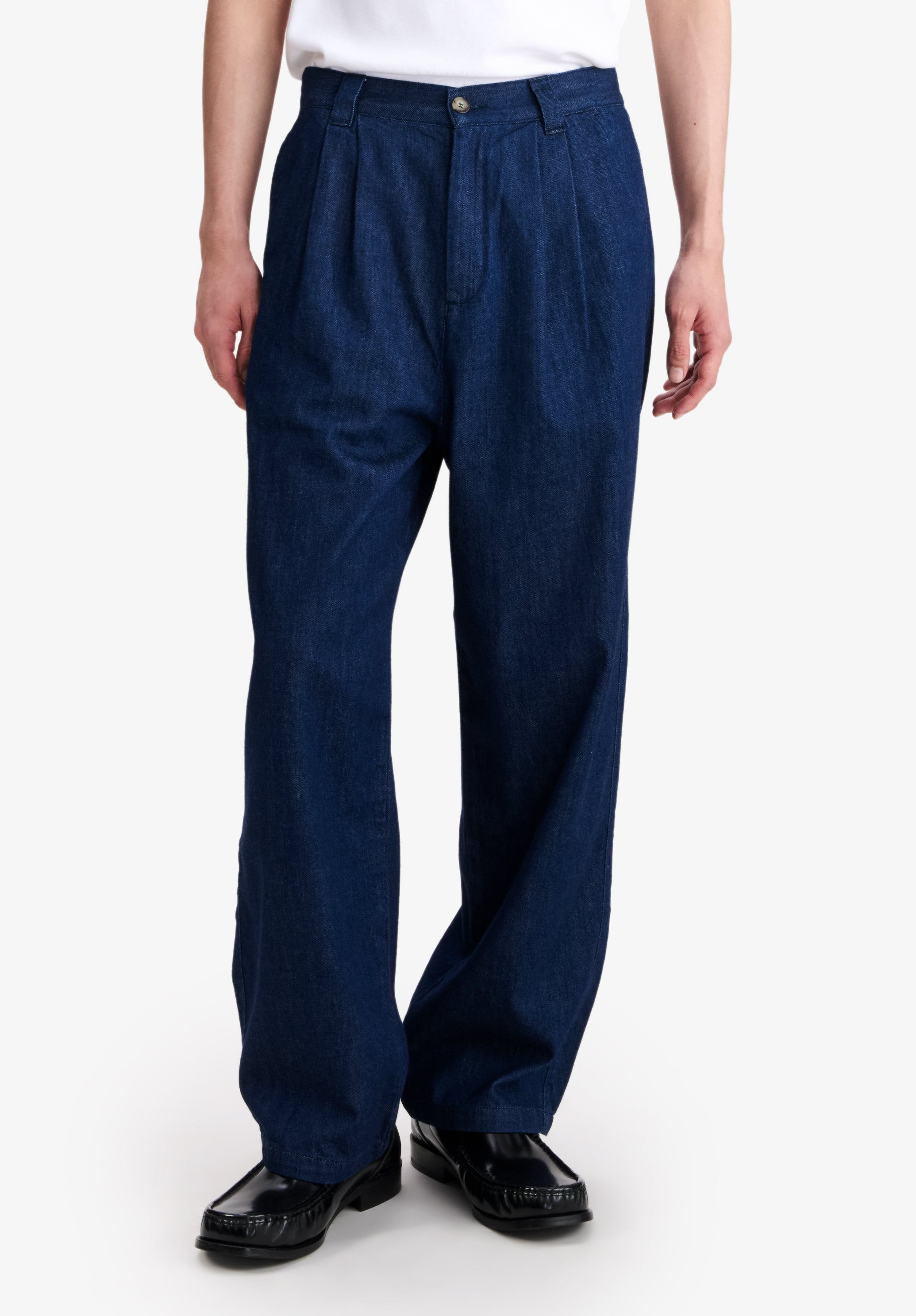 Loose pleated trousers in lightweight denim - 3