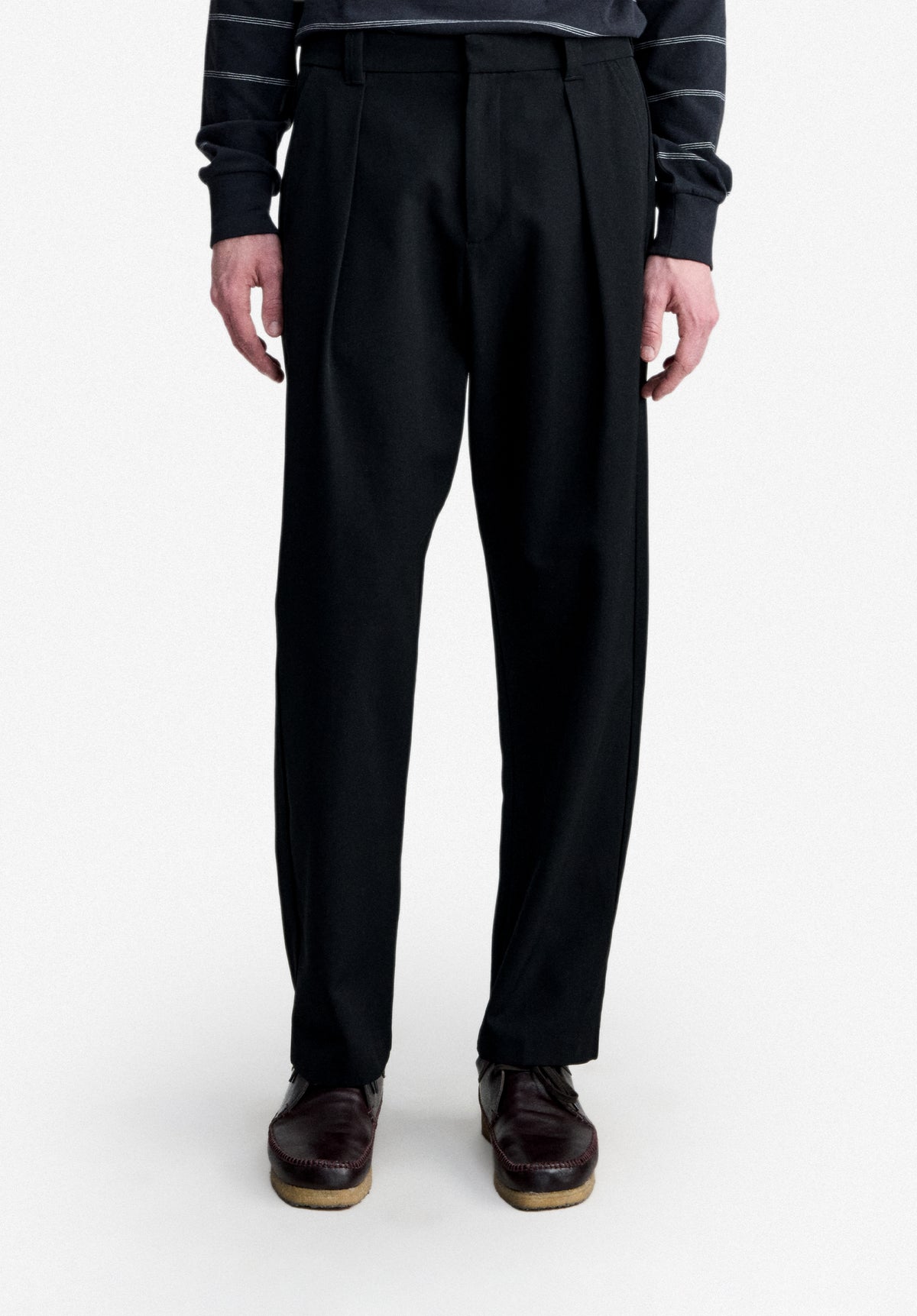 Loose-fit black cotton barrel trousers - 3