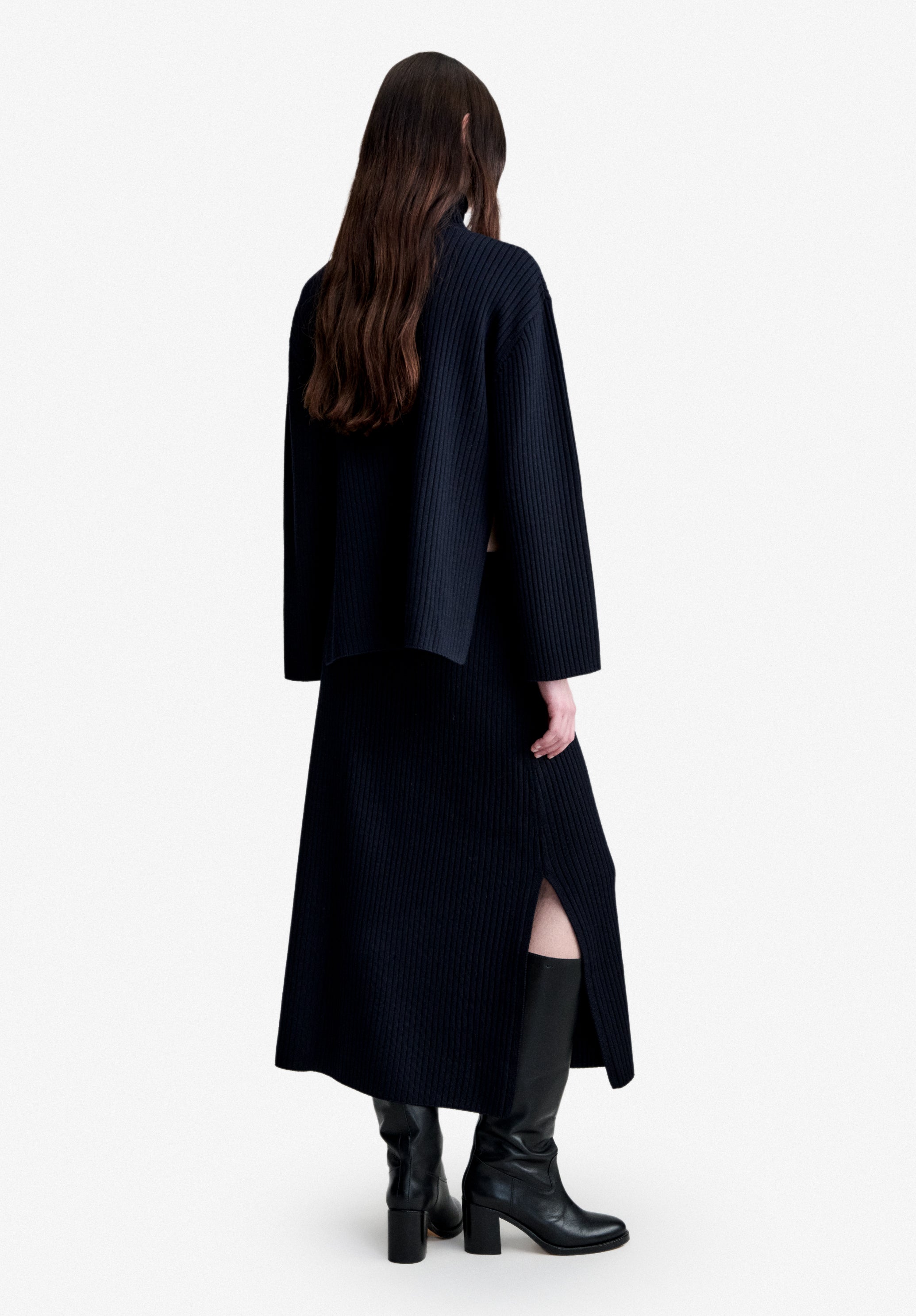Navy blue high-neck sweater - 2