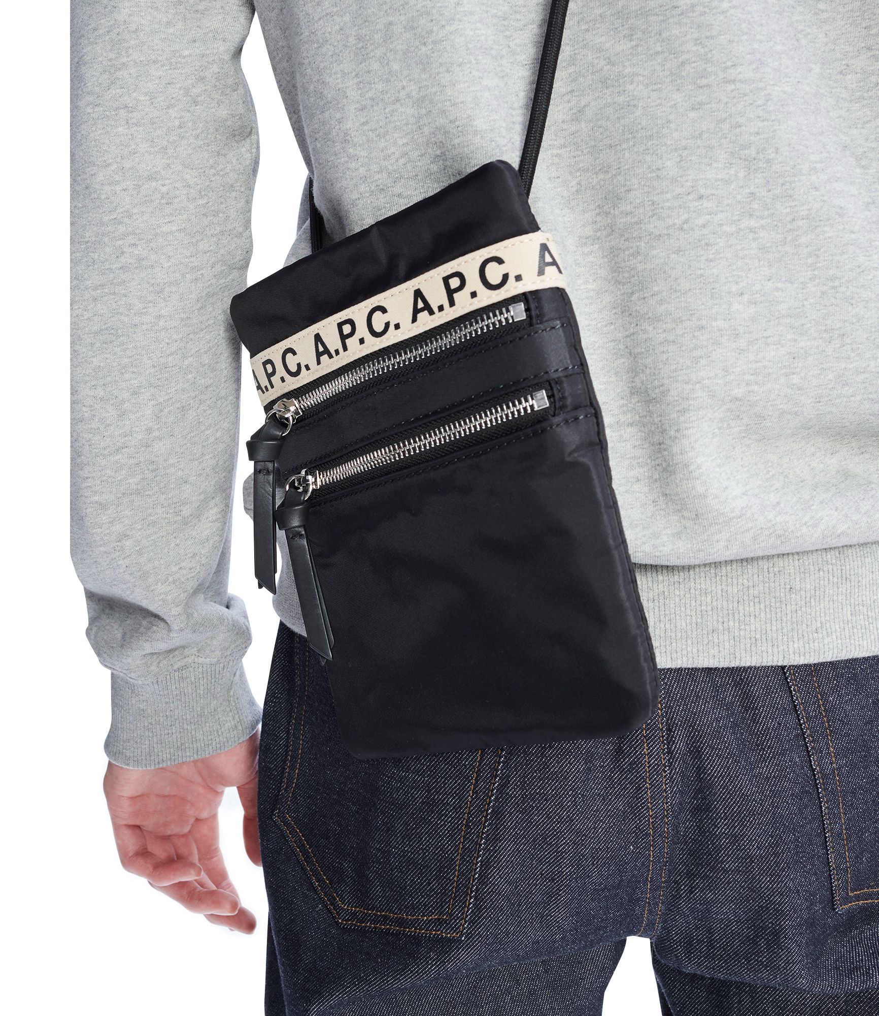 Repeat neck pouch