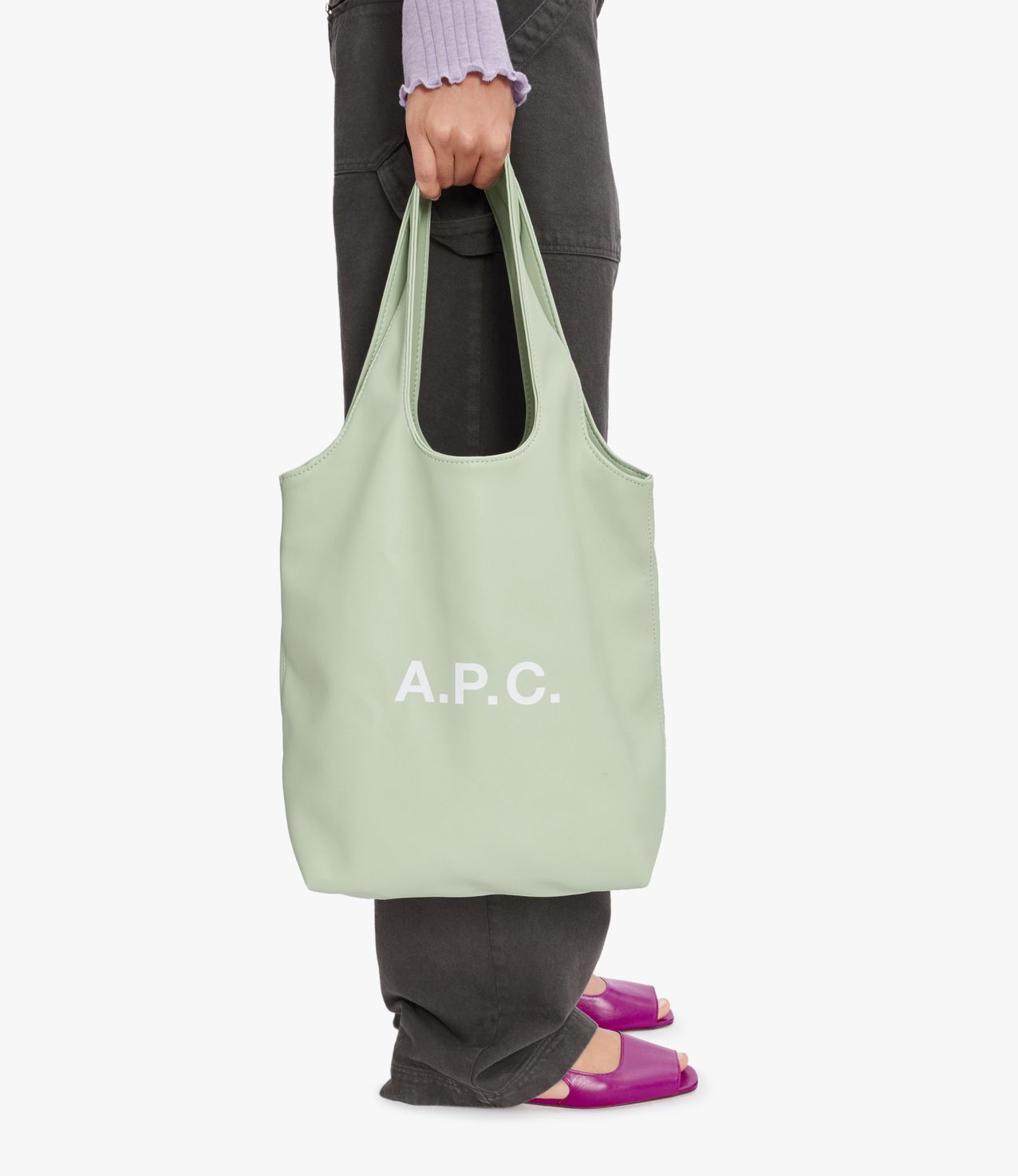 Ninon Small tote bag ALMOND GREEN APC